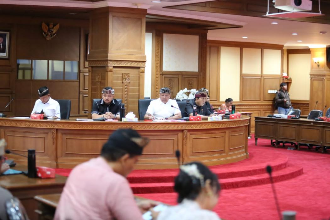 Gelar Rapat Kerja, Komisi I DPRD Badung Bahas RAPBD 2026