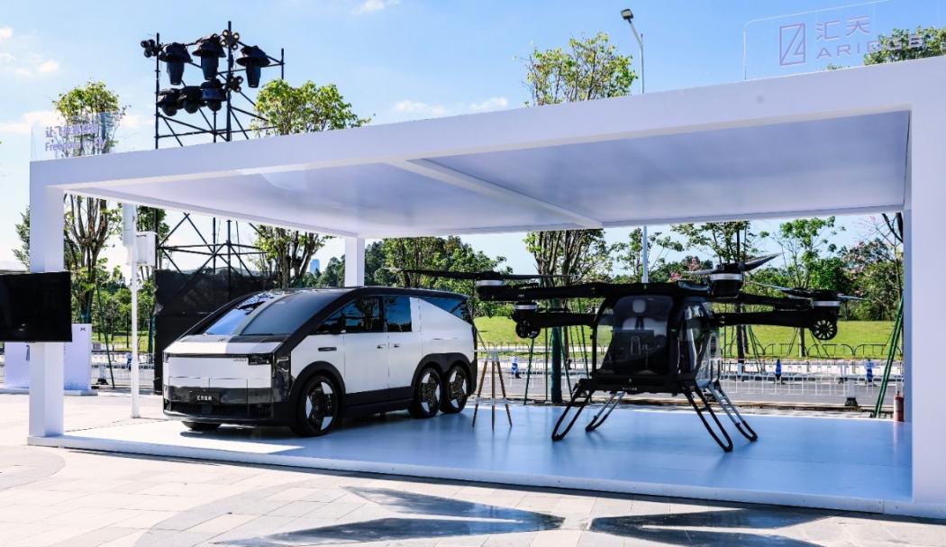 Xpeng Kenalkan Teknologi Physical AI dari Robotaxi hingga Robot Humanoid