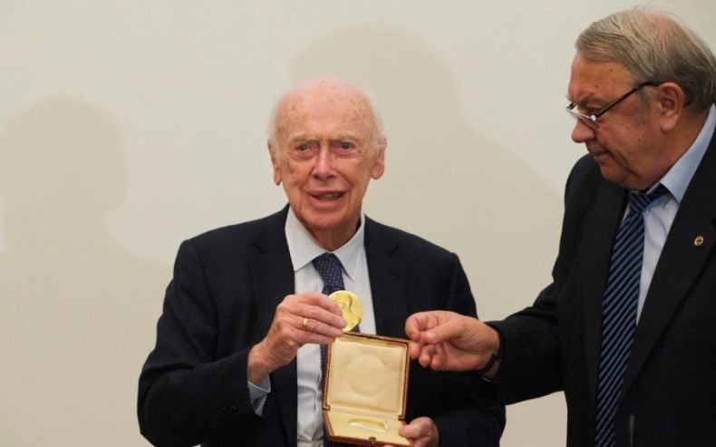 Profil James D Watson, Ilmuwan Penemu Struktur DNA yang Sempat Diboikot Lembaga Riset