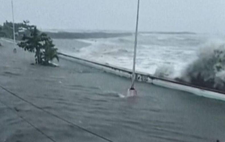 Diamuk Topan Fungwong, Filipina Lumpuh