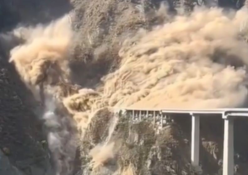  Viral, Jembatan di Pegunungan China Ambruk padahal Baru Dibuka