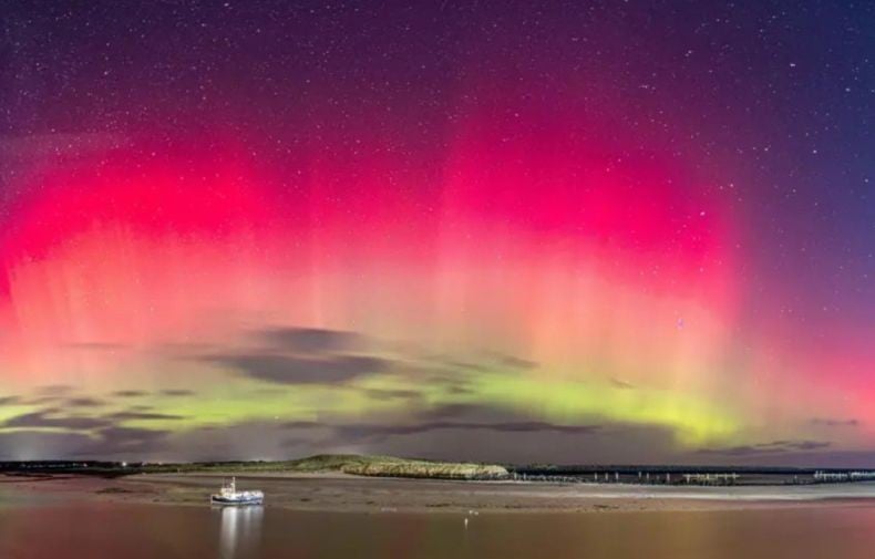 Menakjubkan! Badai Matahari Sampai Bumi, Langit Tampilkan Aurora Pink 
