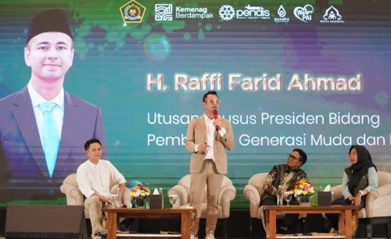 Pesan Menyentuh Raffi Ahmad ke Rohis: Seimbangkan Ilmu, Rohani dan Doa Ibu