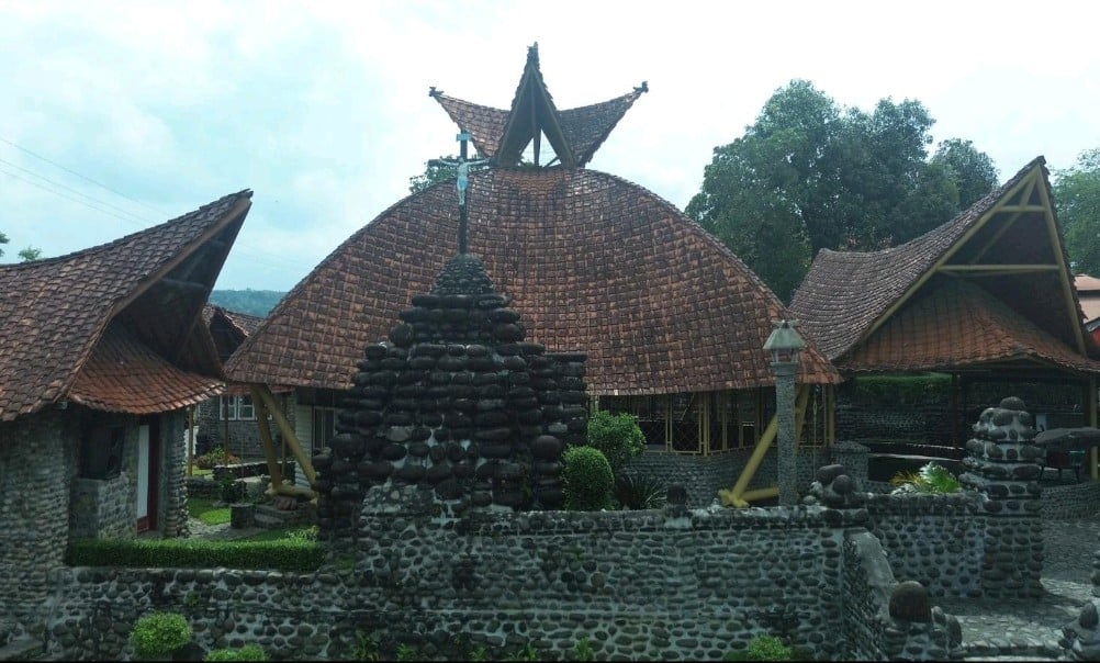 Di Balik Sunyi Puhsarang, Destinasi Religi Menyimpan Jejak Sejarah