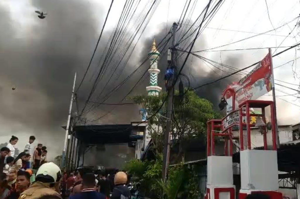 Rumah di Jatipulo Jakbar Terbakar, Belasan Unit Damkar Dikerahkan 