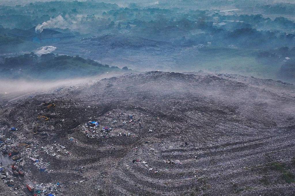 Viral Open Trip ke Bantar Gebang, Biaya mulai dari Rp99.900!