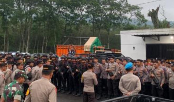 Terungkap! Ini Penyebab Warga Kaligedang Bawa Kapolsek Ijen usai Pengepungan