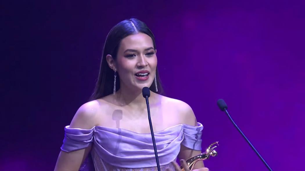 Mengharukan, Raisa Persembahkan Piala AMI Awards 2025 untuk Pejuang Kanker