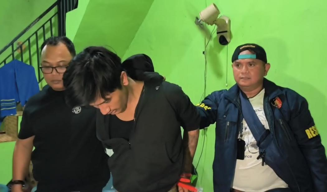 Viral! Jambret Bersenjata Tajam di Tambora Ditangkap Saat Tertidur di Rumah Orang Tuanya