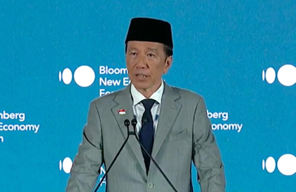 Jokowi Singgung AI di Bloomberg New Economy Forum: Lapangan Kerja Tidak Akan Hilang!  