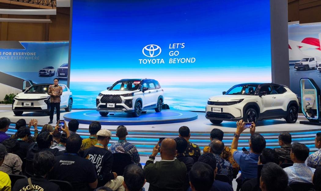 Toyota Luncurkan 2 Mobil Listrik Produksi Lokal New bZ4X dan Urban Cruiser di GJAW 2025, Harga Rp700 Jutaan