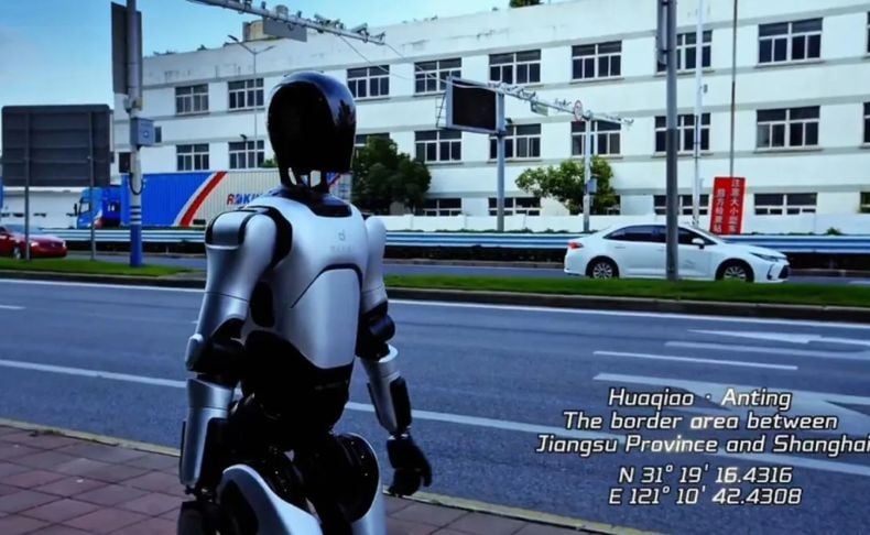 Rekor Dunia Pecah! Robot China Ini Jalan Kaki 3 Hari Nonstop