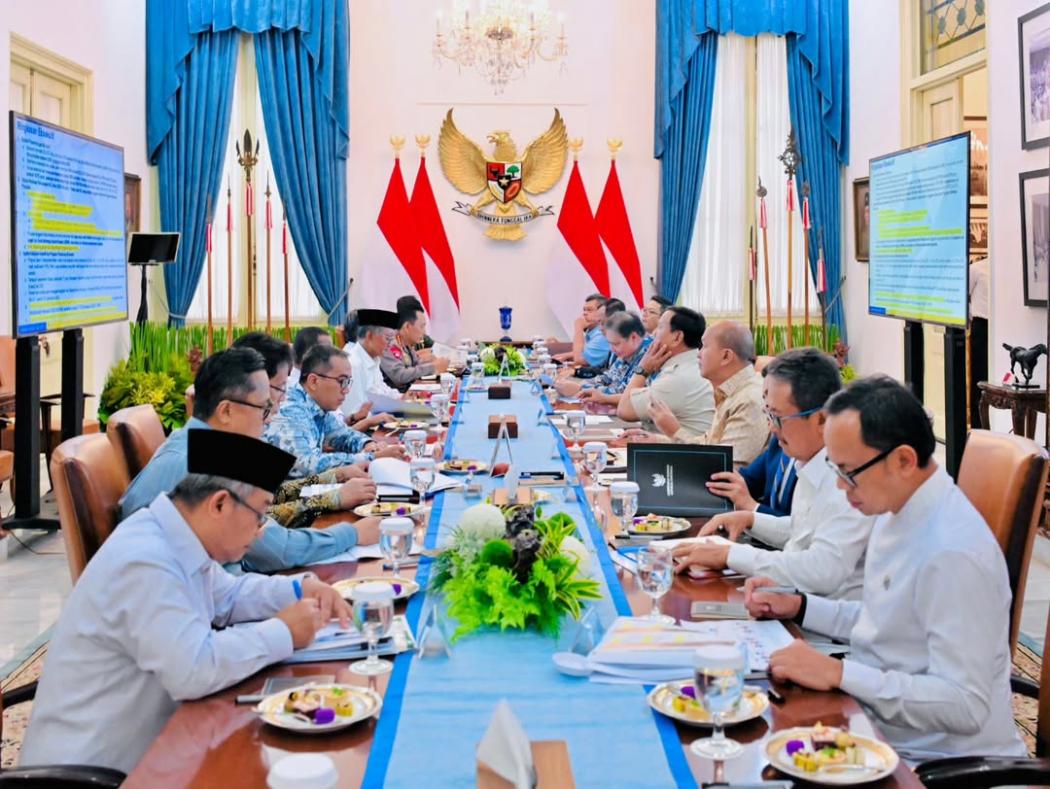 Prabowo Tunjuk Pratikno Jadi Koordinator Percepatan Penanganan Bencana di Sumatera