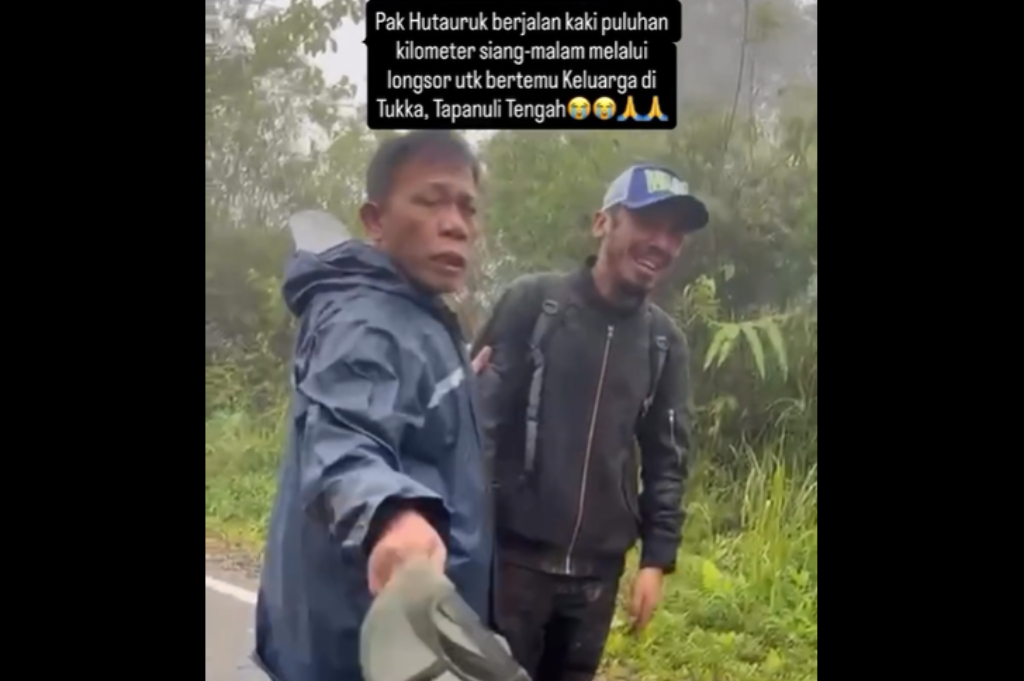 Viral! Pria Ini Menangis Bertemu Bupati Masinton saat Cari Istri dan Anak Hilang dalam Bencana