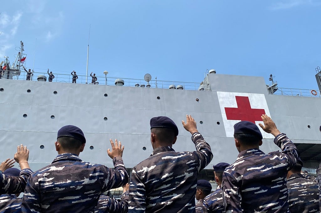 Bantu Korban Bencana, TNI AL Kerahkan 5 KRI ke Sumatera