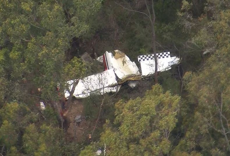  Horor! 2 Pesawat Ringan Tabrakan di Udara, Pilot Tewas