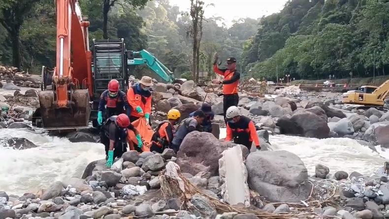 5 Jenazah Korban Banjir Bandang di Padang Panjang Kembali Ditemukan 