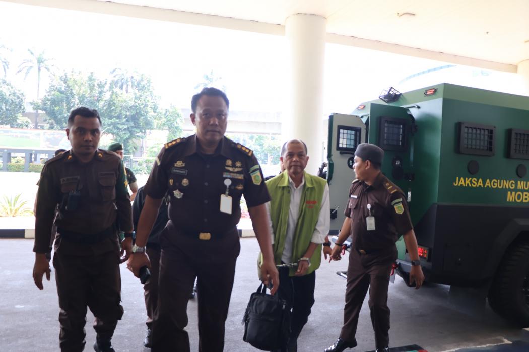 Kejagung Serahkan 3 Tersangka Kasus Satelit Slot Orbit 123 BT ke Tim Penuntut