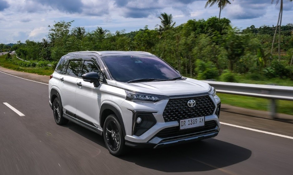 12 Mobil Terlaris November 2025, Penjualan  Wholesale Tembus 74.252 unit!