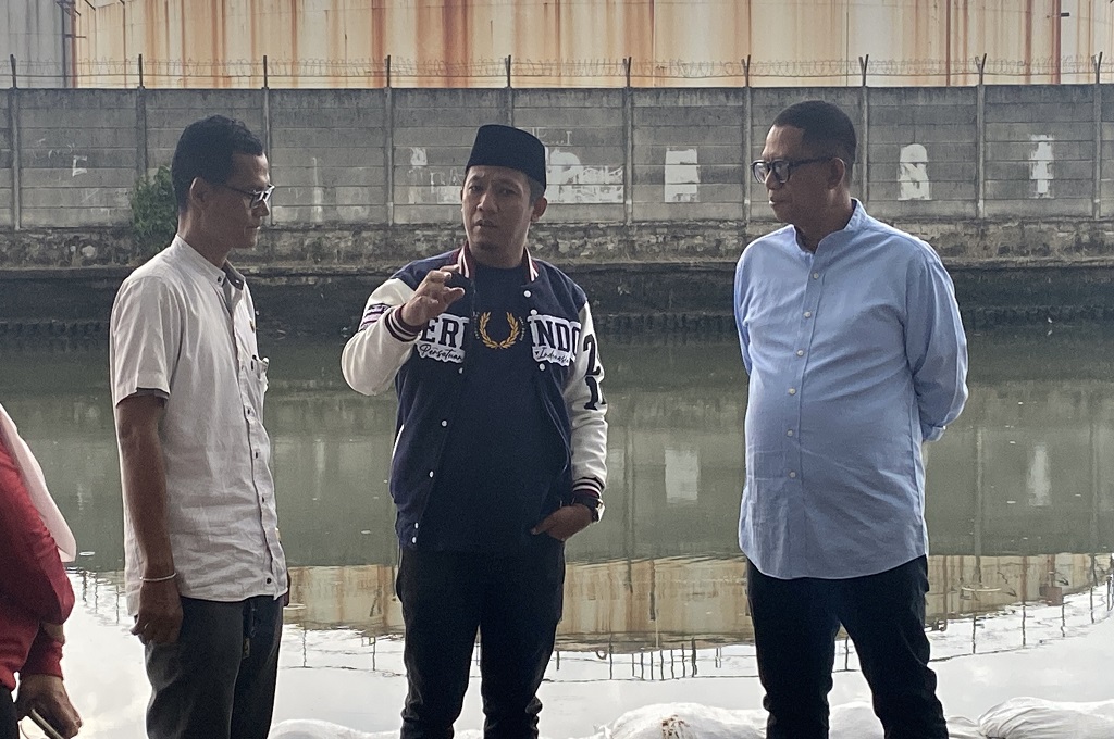 Legislator Perindo Dina Masyusin Blusukan ke Lagoa, Tinjau Tanggul Pesisir Jakarta
