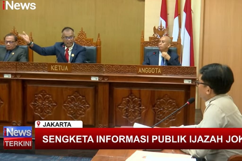 KIP Tegur KPU Bisik-Bisik di Sidang terkait Ijazah Jokowi: Ini Bukan Warkop