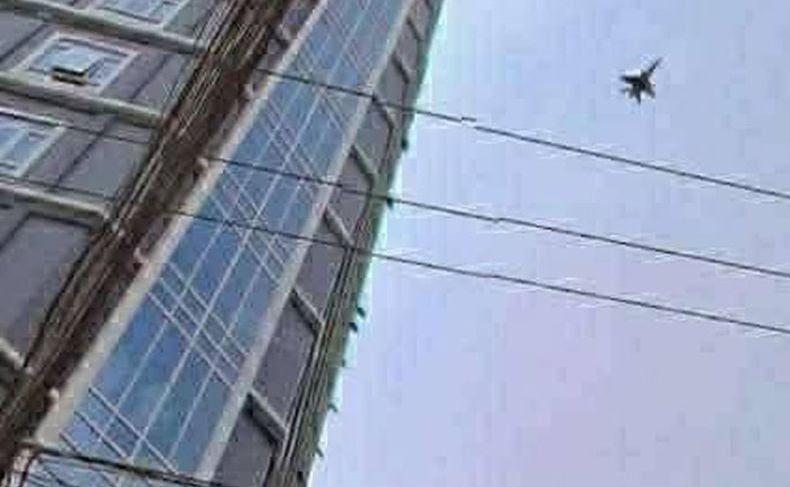 Penampakan Jet Tempur F-16 Thailand Gentayangan di Langit Kamboja, Jatuhkan Bom