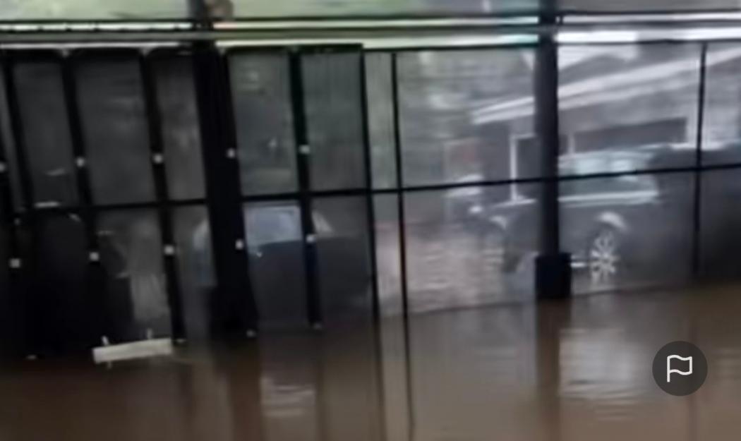 Viral Rumah Raffi Ahmad Kebanjiran, Lapangan Tenis Terendam