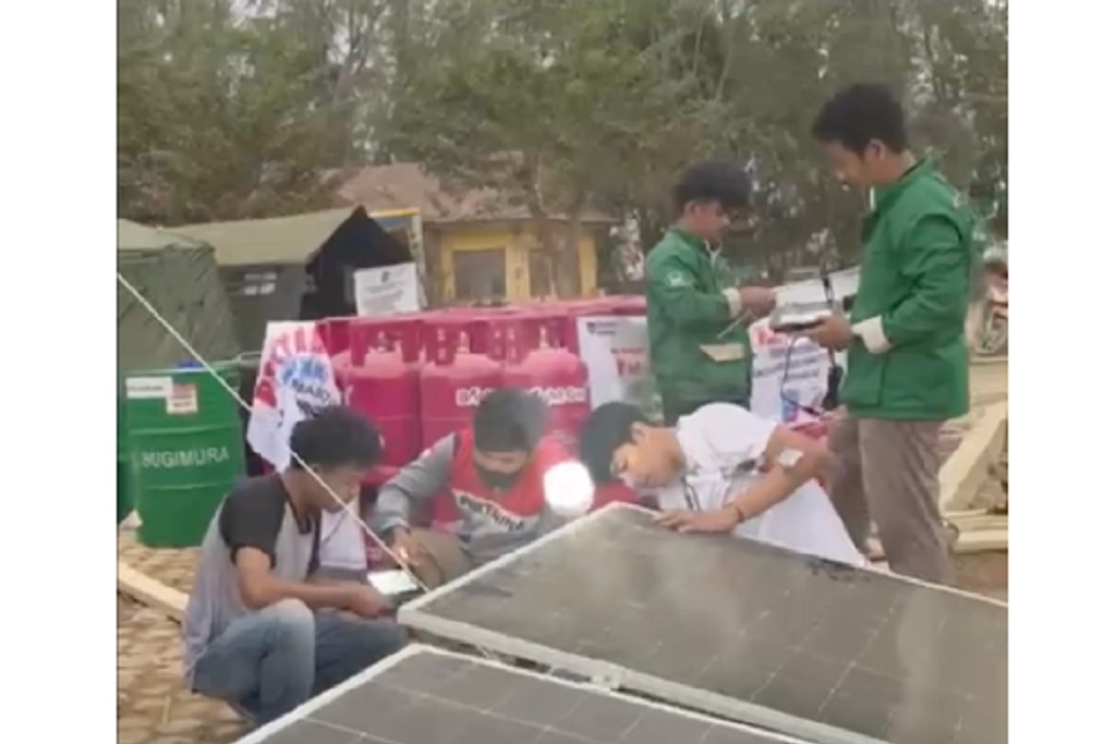 Posko Pengungsian di Aceh Tamiang Kembali Terang usai Pertamina Pasang PLTS
