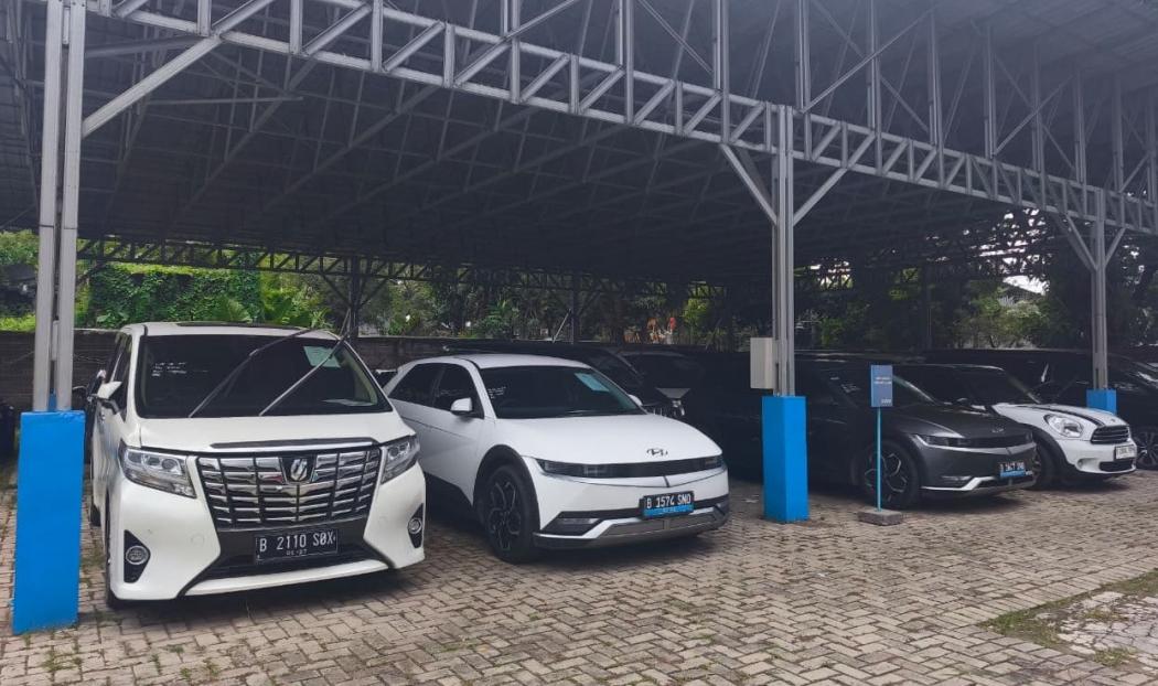 Tersambar Denza D9, Harga Mobil Bekas Toyota Alphard dan Voxy Anjlok