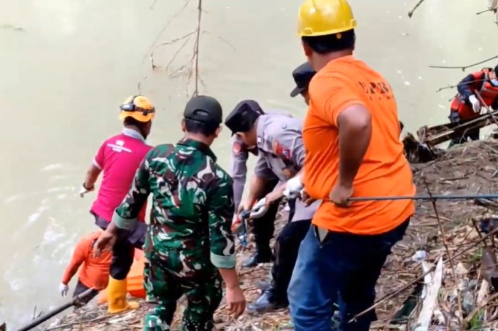 Geger! Mayat Mengambang di Sungai Takeran Magetan, Ternyata Lansia Hilang 4 Hari