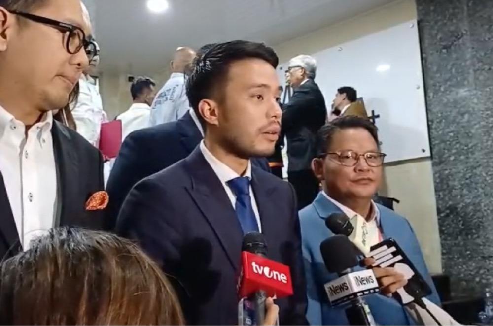 Ijazah Asli Jokowi Ditunjukkan, Kuasa Hukum: Ada Watermark-Emboss