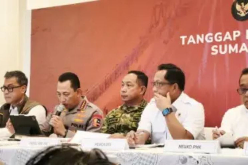 Penanganan Bencana di Sumut, Kapolri Kerahkan Personel Bersihkan Gereja jelang Natal