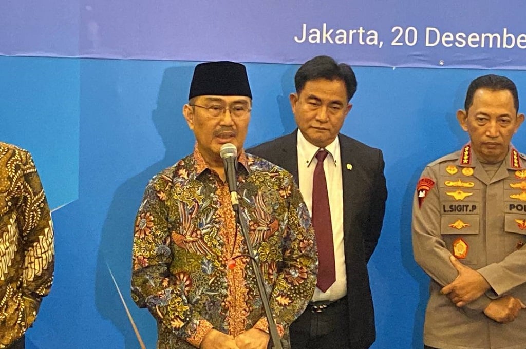 Pemerintah Siapkan PP Atur Penempatan Polisi di Kementerian, Jimly: Solusi Isu Rangkap Jabatan