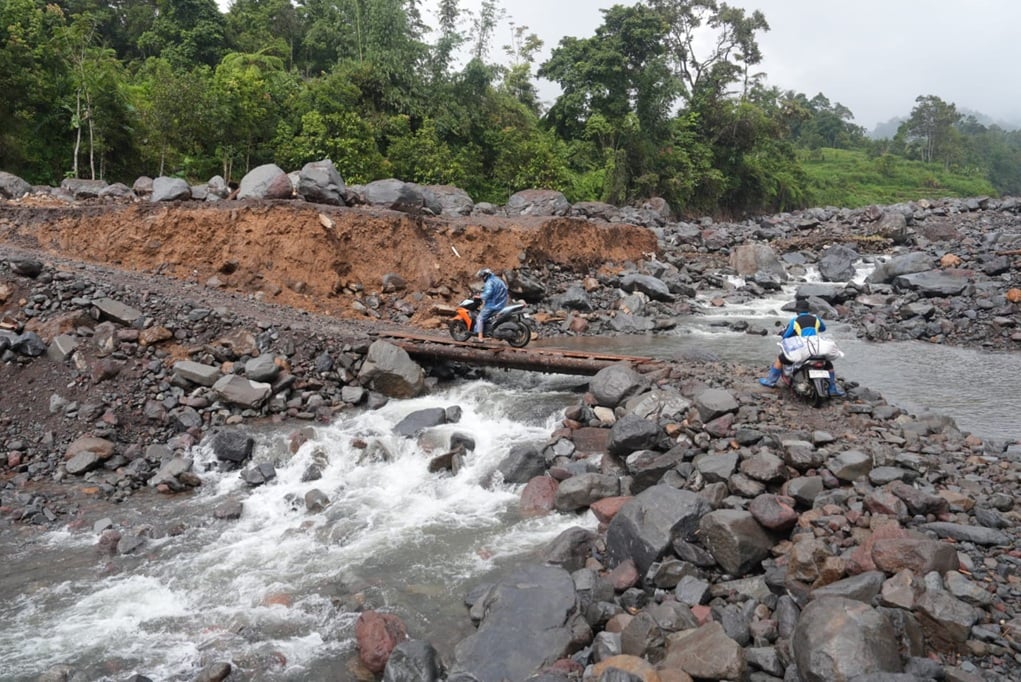 PU Bangun Jembatan Darurat di Agam, Konektivitas Sicincin–Bukittinggi Pulih Bertahap