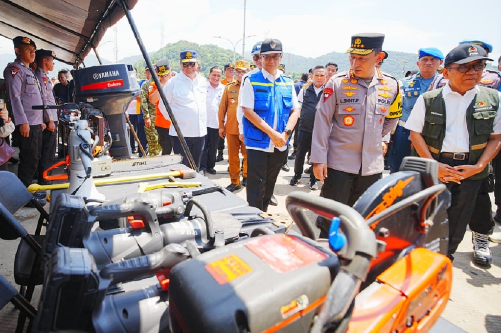 Kapolri ke Jajaran di Merak: Jangan Remehkan Imbauan BMKG soal Cuaca