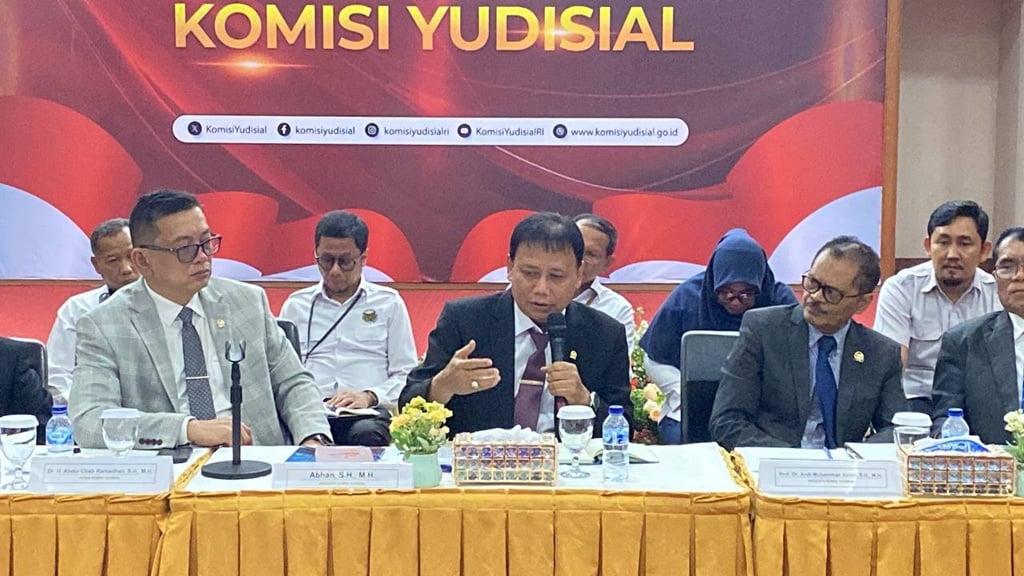 KY Ungkap Masih Ada 303 Laporan Belum Diproses, Janji Tuntaskan Segera  