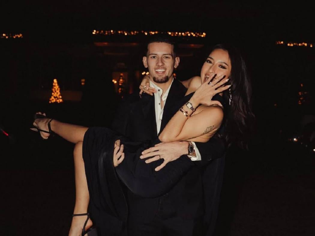 Selamat! Jennifer Coppen Dilamar Justin Hubner