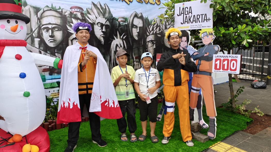 Viral! Polisi Cosplay Naruto Jaga Wisata Kota Tua Saat Libur Nataru