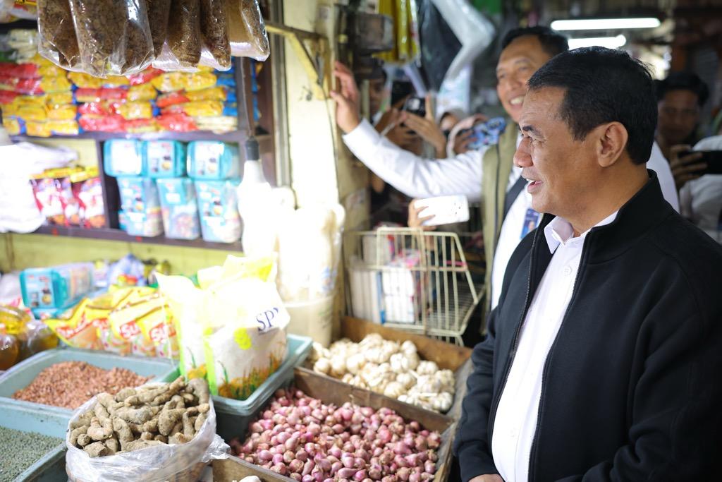 Amran Pastikan Pasokan Pangan Aman: Jangan Manfaatkan Momen Nataru!