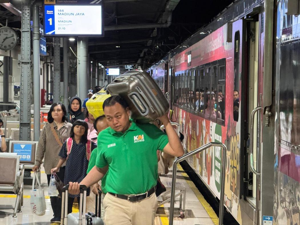 Arus Balik Mulai Terlihat di Sejumlah Stasiun, Penumpang Tiba di Jakarta Meningkat