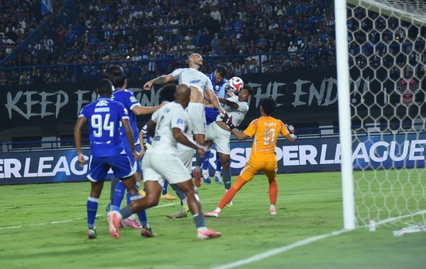 Persib Tumbangkan PSM, Andrew Jung Pahlawan Kemenangan