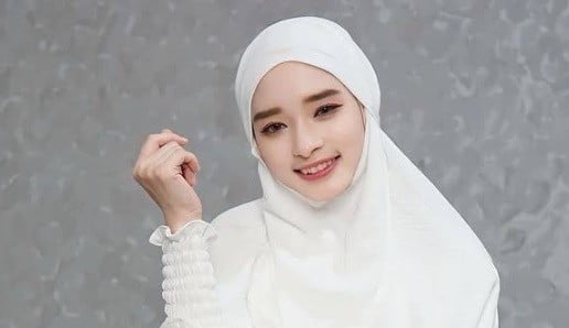 Dinikah Siri, Ini yang Membuat Inara Rusli Luluh di Pelukan Insanul Fahmi