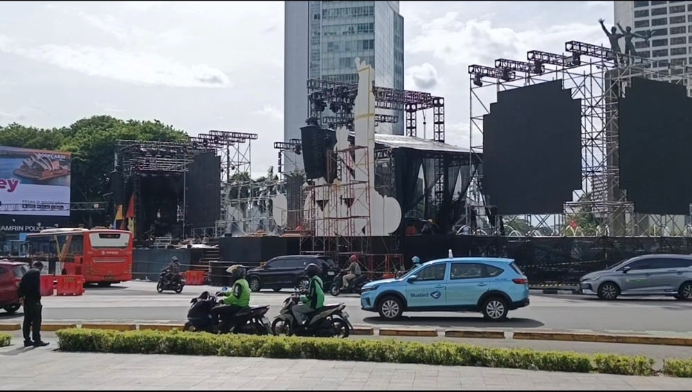 H-1 Tahun Baru, Panggung di Bundaran HI Siap Sambut 2026