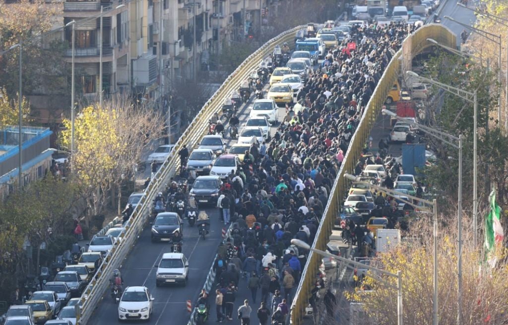 Iran Diguncang Demonstrasi Besar-besaran, Toko dan Tempat Usaha Tutup