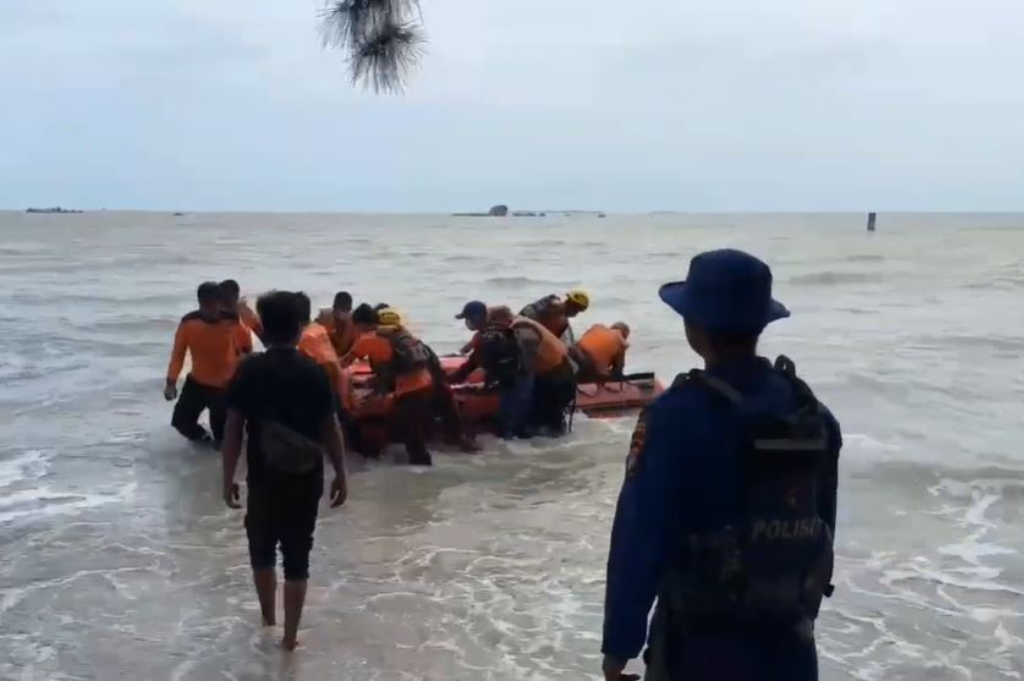 Kapal Tenggelam akibat Cuaca Ekstrem di Bangka Tengah, 1 Nelayan Tewas 2 Selamat