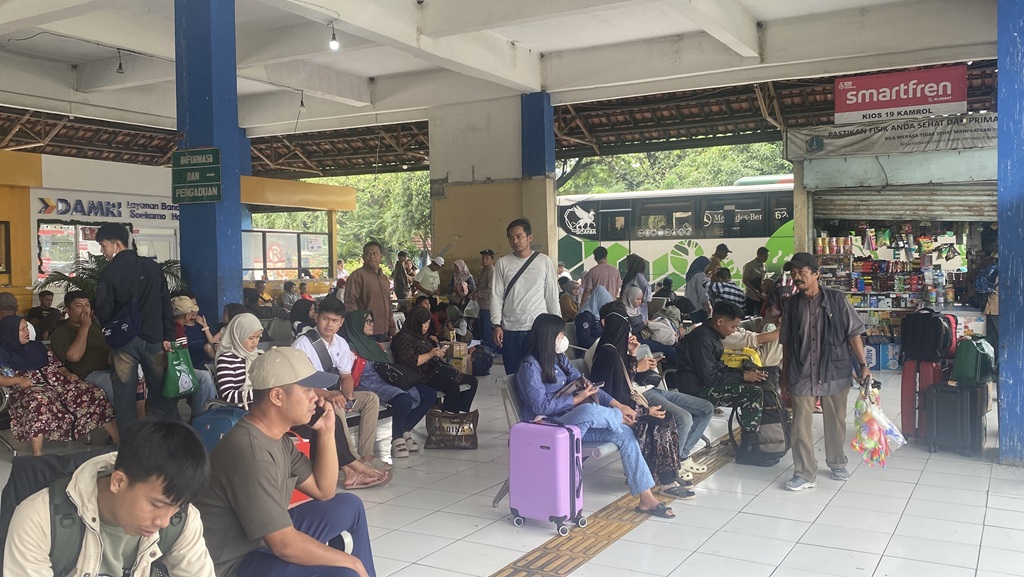 Terminal Kampung Rambutan Dipadati Penumpang Jelang Akhir Libur Nataru