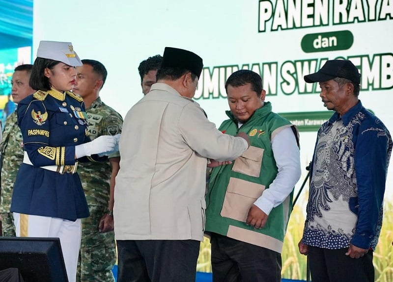 102 Orang Dianugerahi Satyalancana Wira Karya dari Prabowo, Bupati hingga Tokoh Tani