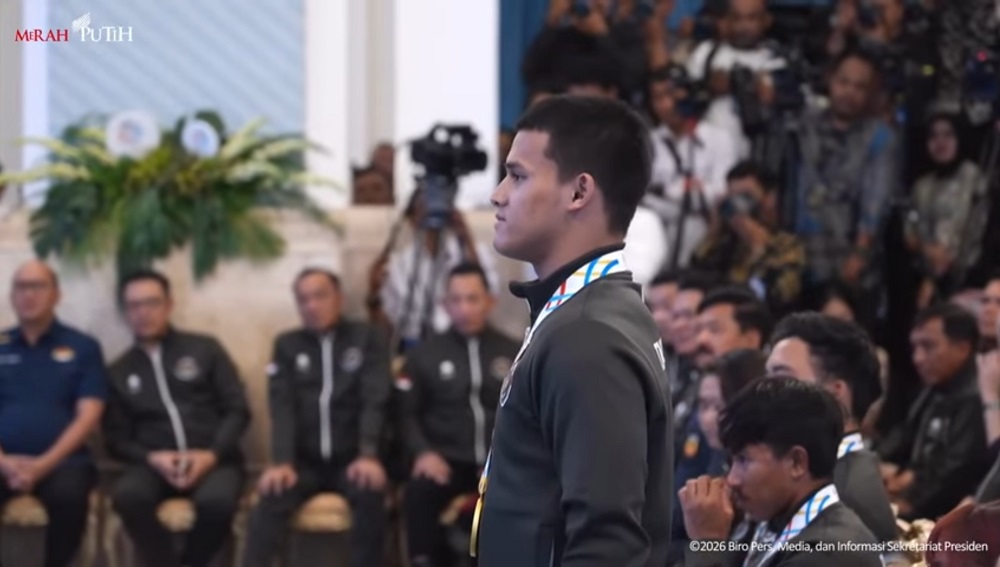 Lifter Rizky Juniansyah Pecahkan Rekor Dunia, Prabowo Beri Penghormatan Khusus di Istana