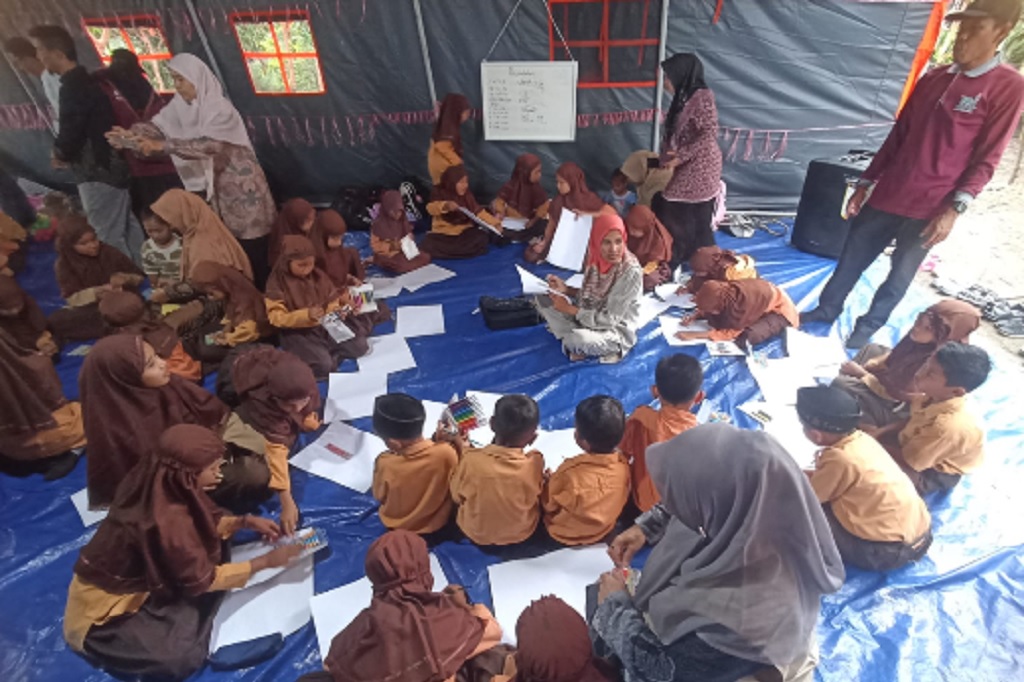 Pulihkan Mental, Penyuluh Agama Gelar Trauma Healing Anak-Anak Korban Banjir Bireun