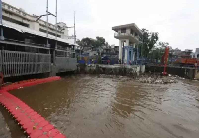 Pintu Air Pasar Ikan Siaga 2, Wilayah Pesisir Jakarta Diminta Waspada